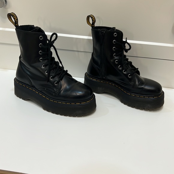 Dr. Martens JADON BOOT SMOOTH LEATHER PLATFORMS - Picture 2 of 5